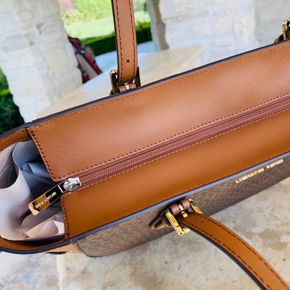 NWT Michael Kors Gilly Drawstring Laptop MK&wallet - Picture 7 of 15